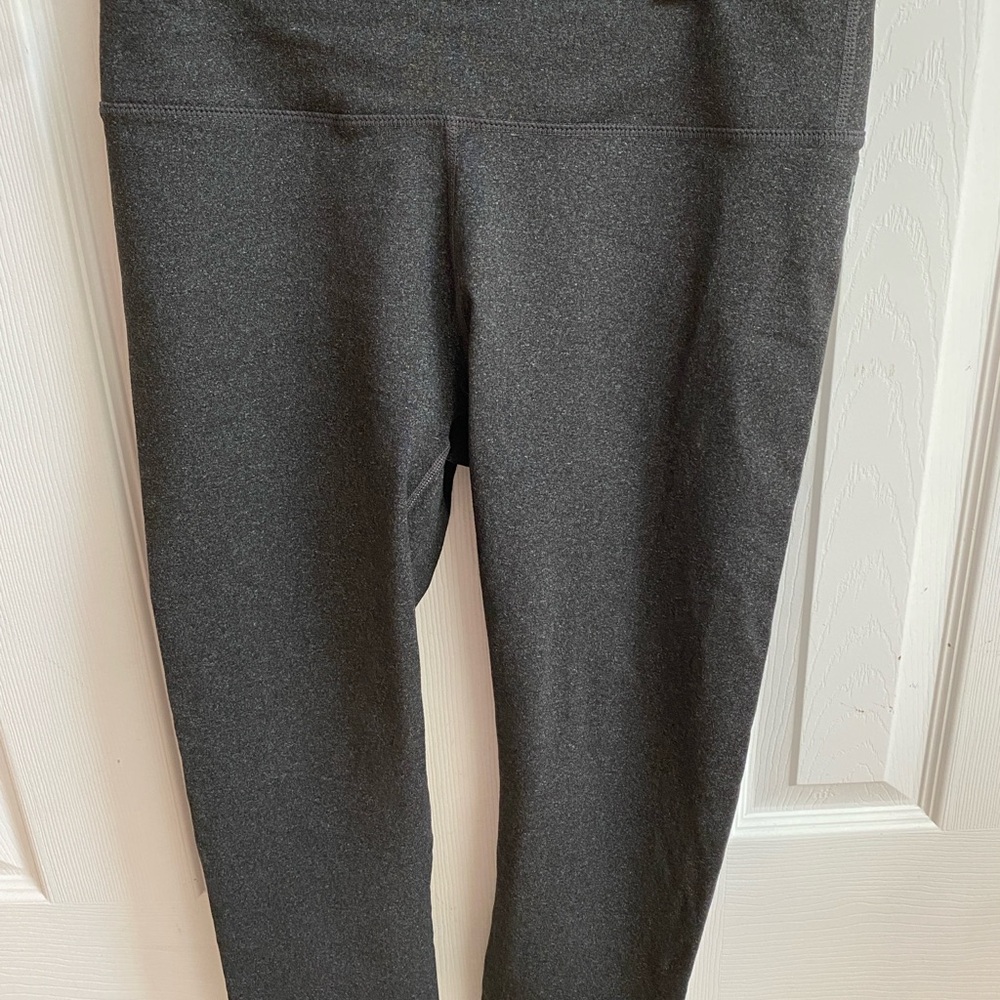 Fabletics Charcoal Capris